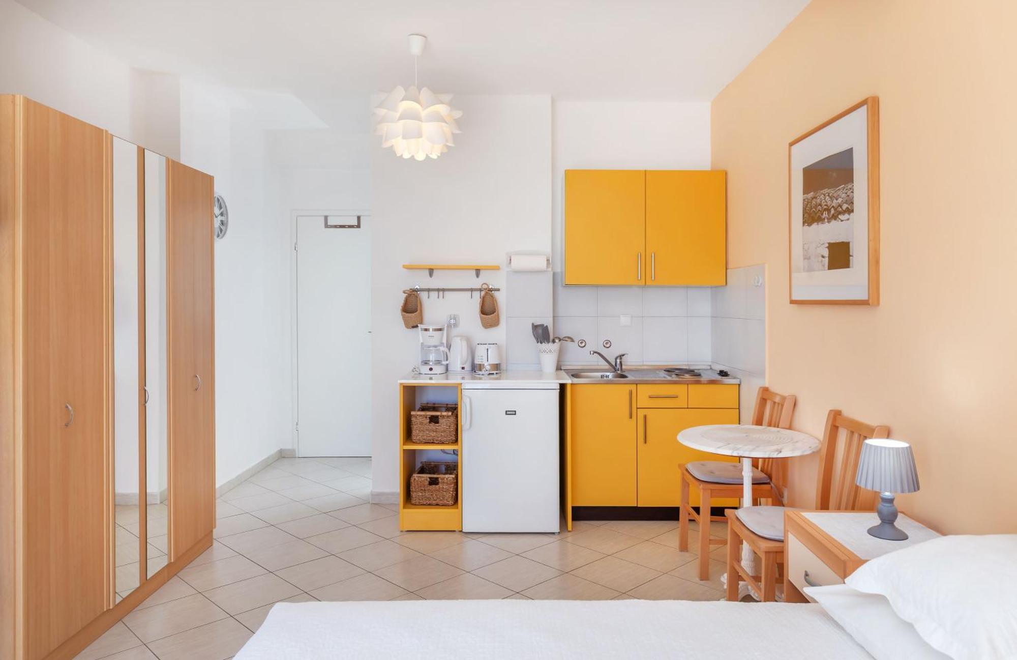 Apartments Mirela 米利尼 外观 照片