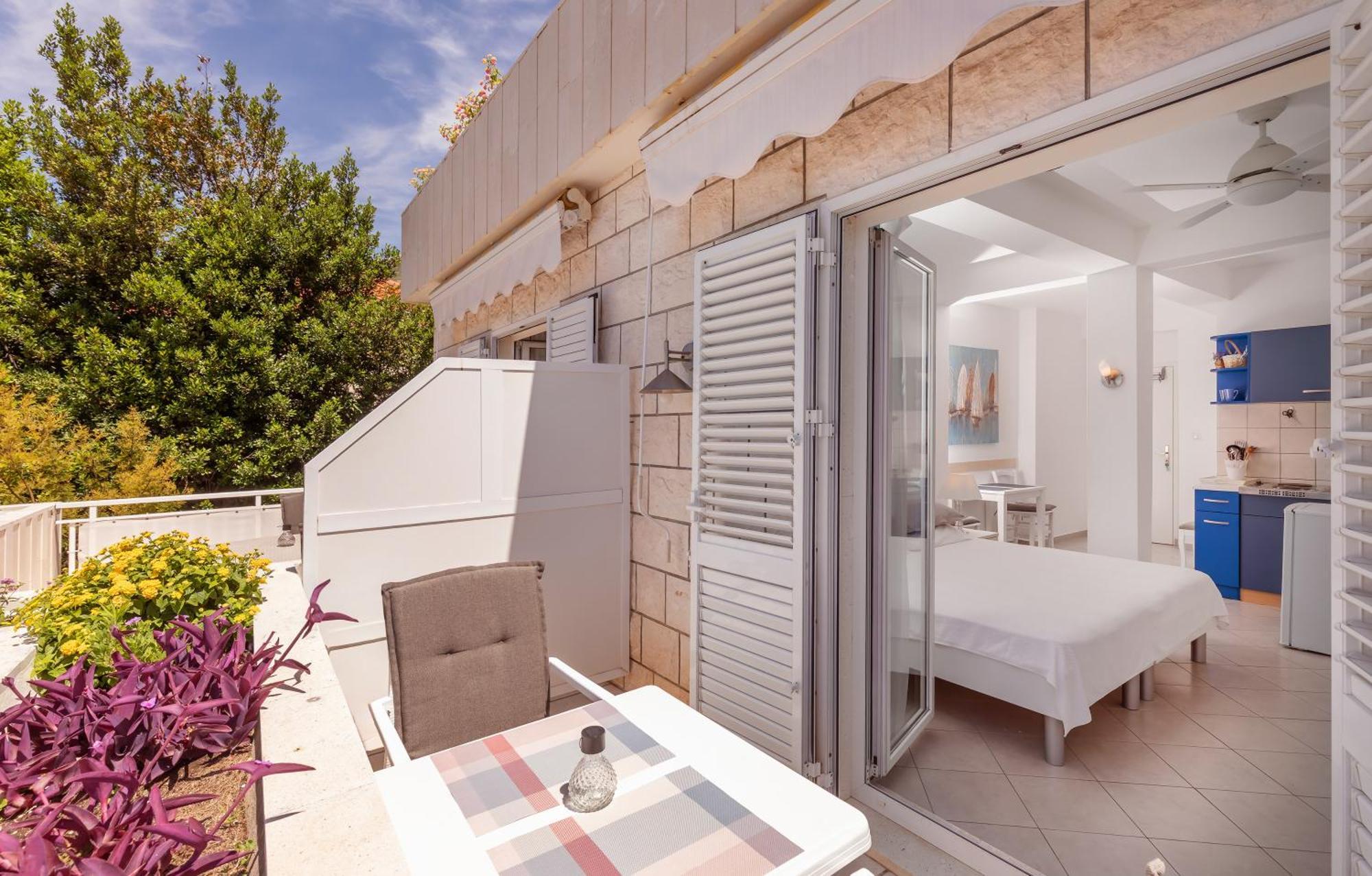 Apartments Mirela 米利尼 外观 照片