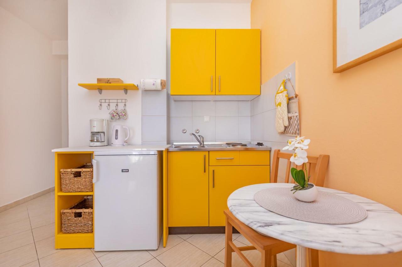Apartments Mirela 米利尼 外观 照片