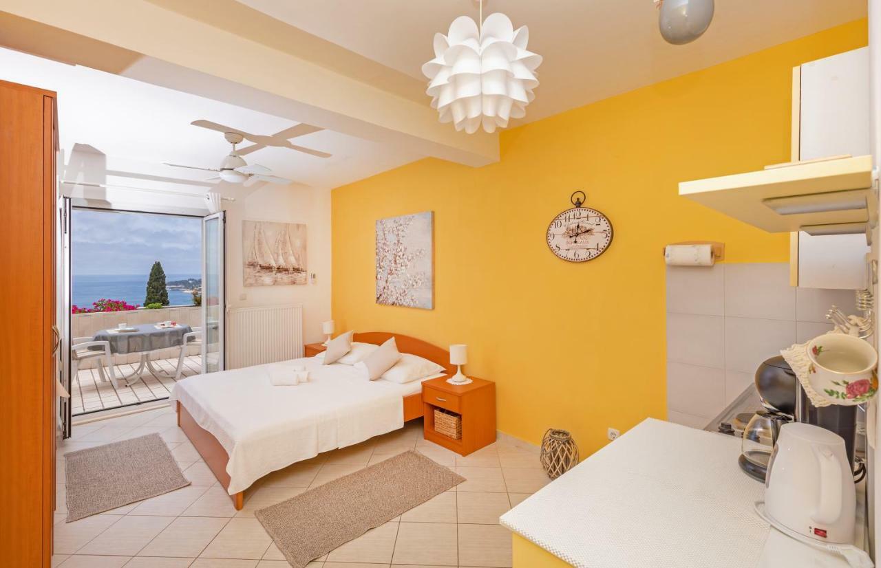 Apartments Mirela 米利尼 外观 照片
